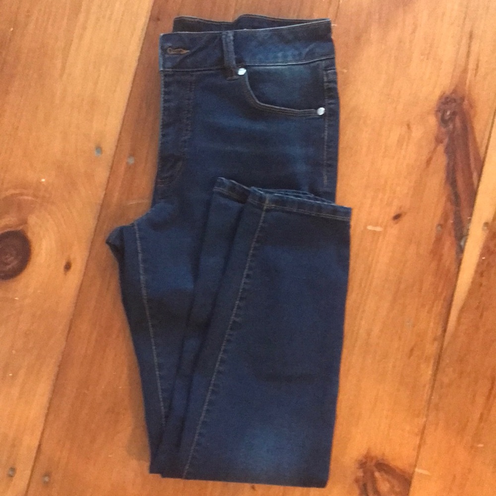 Size 8 ankle skinny jeans by Tahari